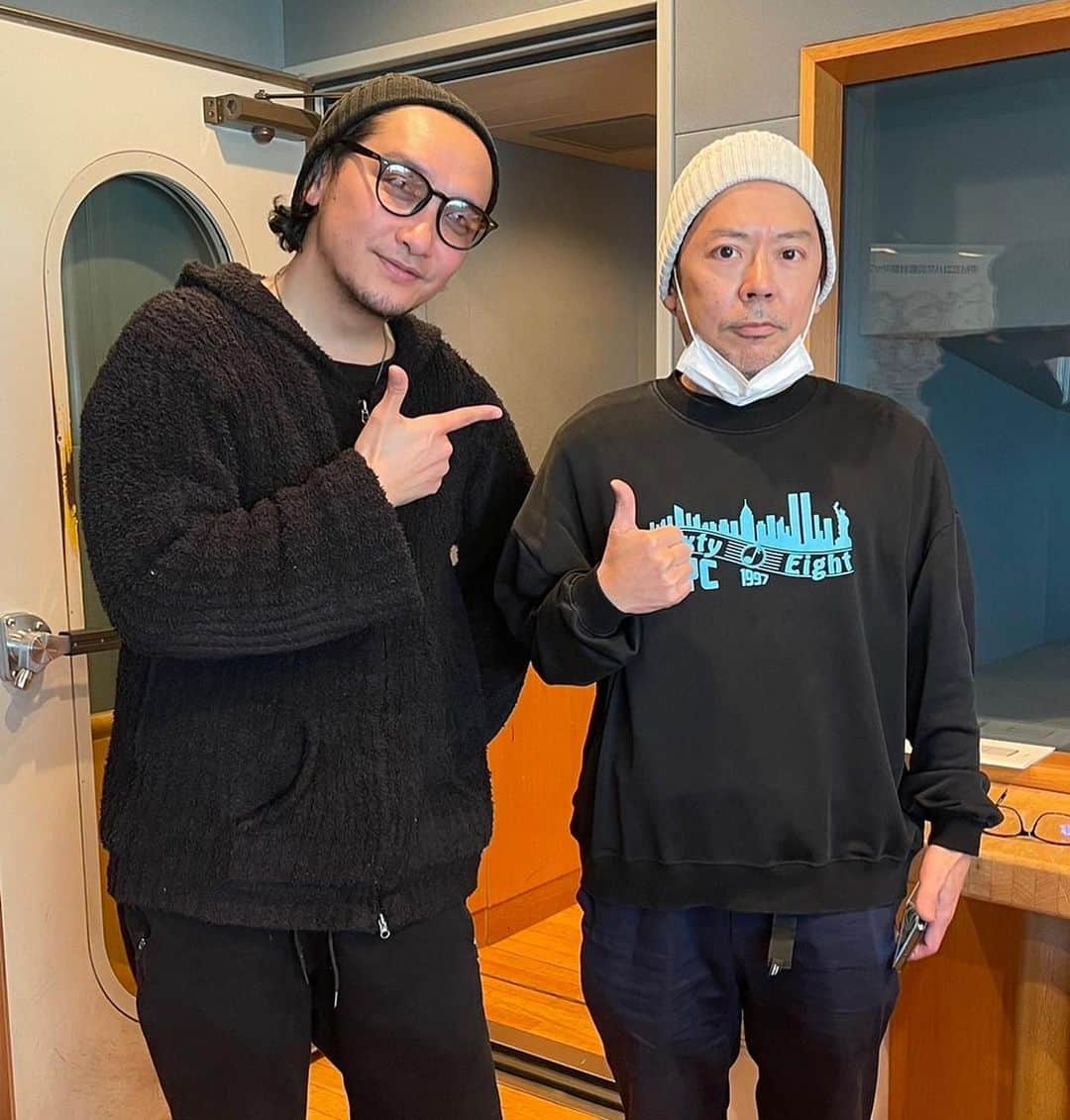 ケツメイシのインスタグラム：「Fm yokohama「Kiss & Ride」に生出演させていただきました！ 小林大河 さん ありがとうございました！  お聴き逃しの方は是非radikoタイムフリーで★ https://radiko.jp/share/?sid=YFM&t=20230216130003  #fmyokohama #FMヨコハマ #キスライ #小林テキーラ大河 さん @tetetequila  #ケツメイシ #ライブ映像作品 『#ケツの穴... #さだまらへん』 #トリプルA面シングル『#夜空を翔ける / #自分が思っていたよりも / #Onestep』 #2月1日同時発売 https://www.ketsume.com/」