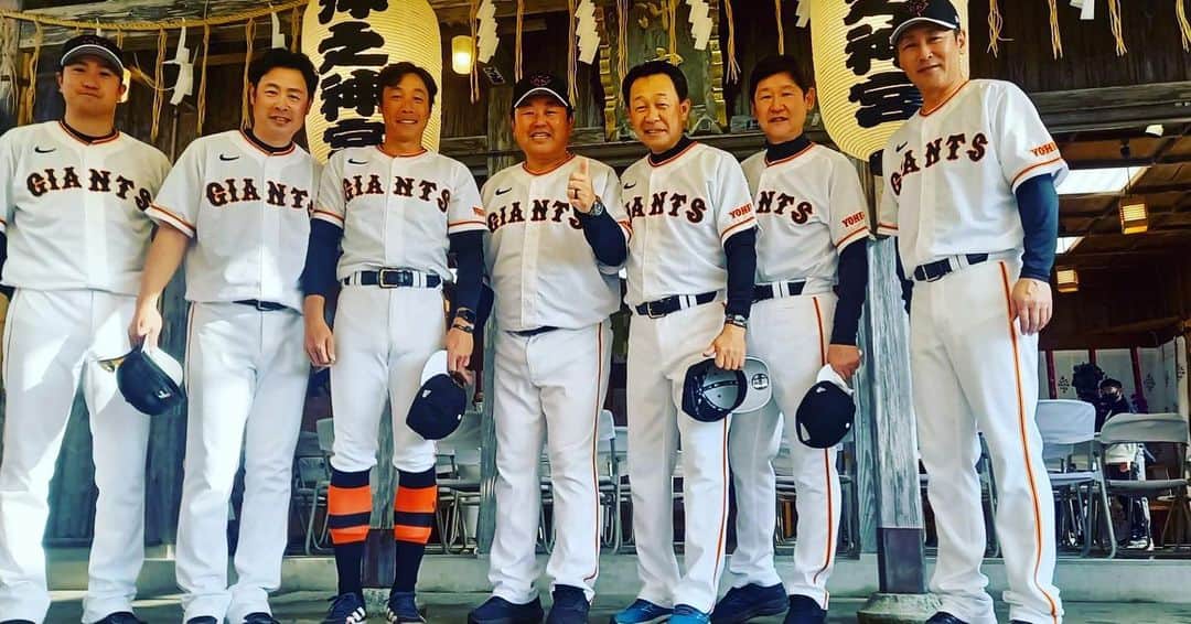 鈴木尚広さんのインスタグラム写真 - (鈴木尚広Instagram)「沖縄キャンプ、スタートしました⚾️  #川相コーチ #阿波野コーチ #大久保コーチ #元木コーチ #亀井コーチ #山口コーチ」2月16日 16時40分 - suzukitakahiro12