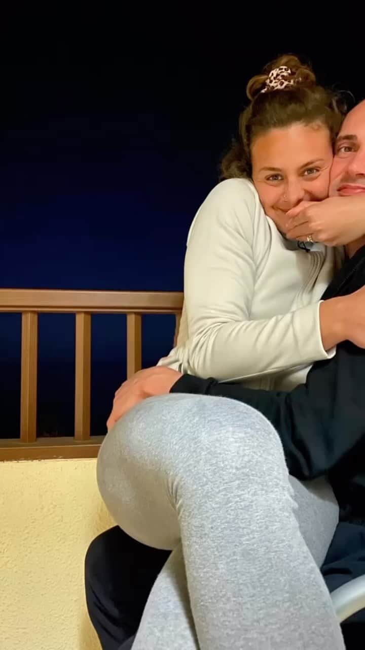 ファビオ・スコツォーリのインスタグラム：「C’è bisogno di celebrare l’amore in tempi bui .. ❤️1 anno fa ❤️」
