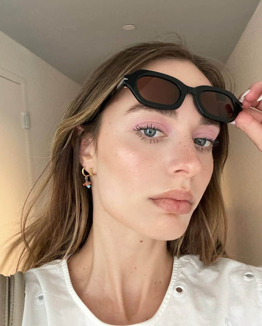 SONYA ESMANのインスタグラム：「* *＊✿❀ me gustas tu ❀✿＊*」