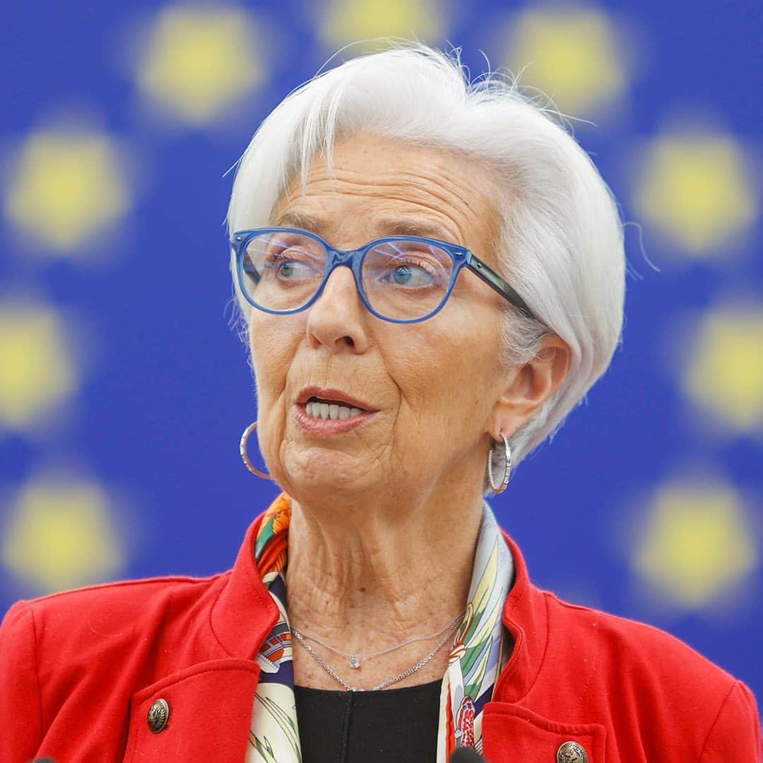 のインスタグラム：「At the @europeanparliament plenary debate on the @europeancentralbank’s 2021 Annual Report, I listened to members’ views on our policies and reflected on how we can act for the benefit of all Europeans.  Ongoing dialogue with the elected representatives of citizens is key for the ECB’s accountability.  Photo by Mathieu Cugnot/EP」