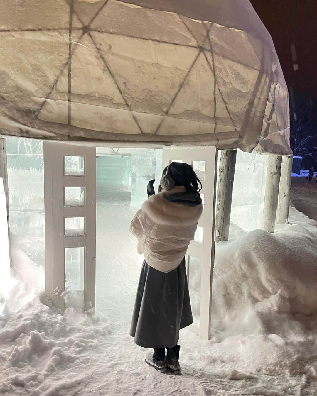MIIさんのインスタグラム写真 - (MIIInstagram)「アイスビレッジ🧊 全部氷でうちゅくしい🧊🧊 寒さと向き合った一日でした🧊🧊🧊 #映えには我慢が必要 ． 今日も一日お疲れ様でした♡♩ ． ． ． ． ． #星野リゾート #トマム #氷bar #うちゅくしい #北海道 #旅行 #アイスビレッジ #🧊 #❤️ #instagood #followｍe」2月16日 20時07分 - miho0129xx