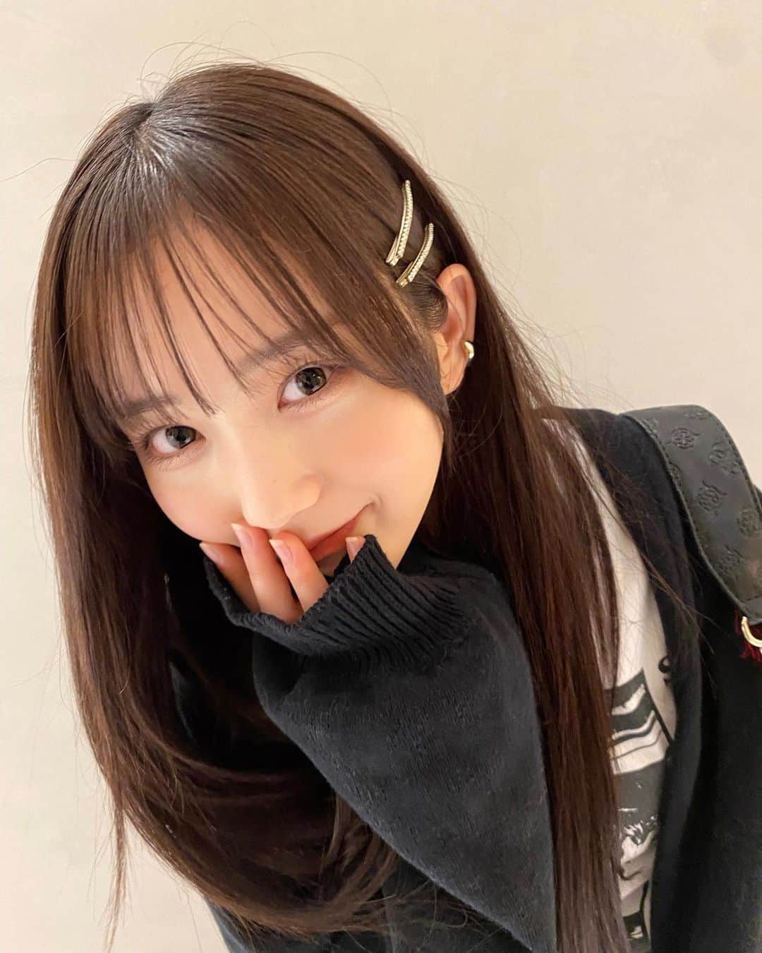 田島櫻子さんのインスタグラム写真 - (田島櫻子Instagram)「ストレートヘア好きですか？👩🏻🖤」2月16日 20時15分 - sakurako219