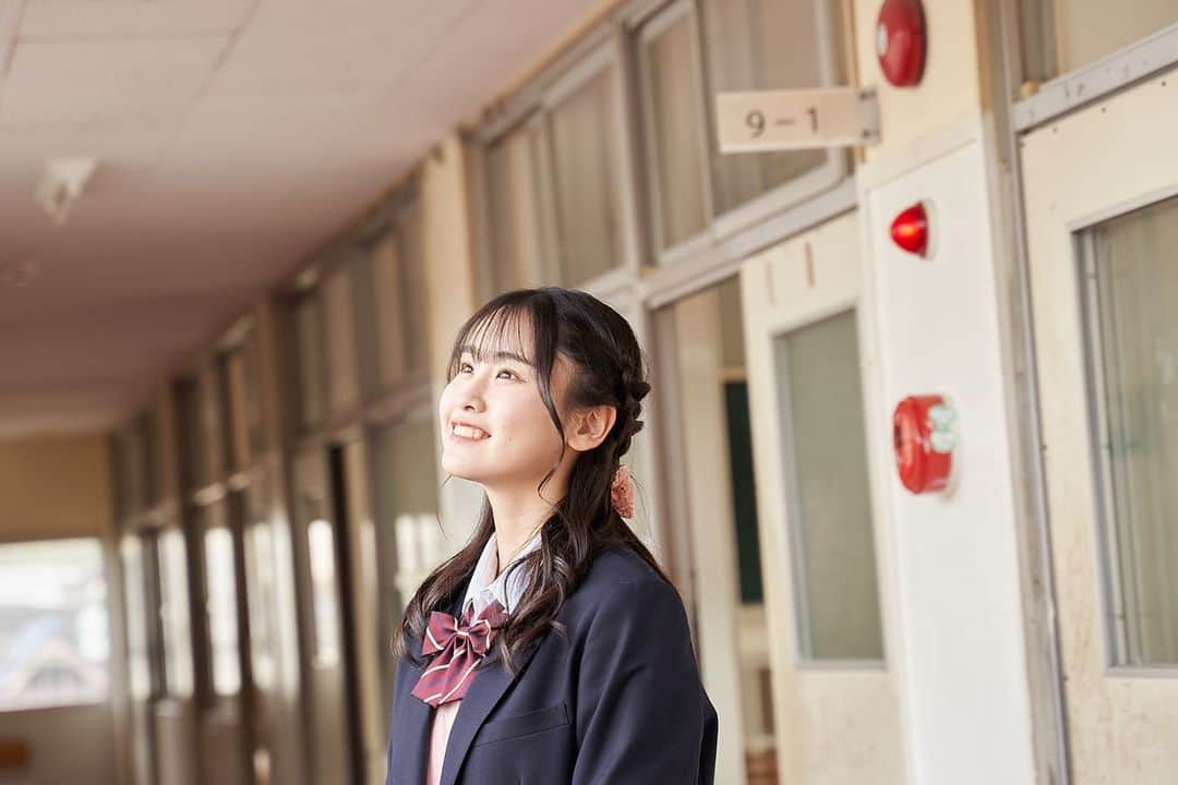 もかさんのインスタグラム写真 - (もかInstagram)「『18歳、つむぎます』 -私の卒業 第4期-  上映劇場が決定しました！  3/24(金)〜公開 東京　新宿バルト9 大阪　梅田ブルク7 広島　広島バルト11 　　　福山シネマモード  3/31(金)〜公開 北海道 ユナイテッド・シネマ 札幌  前売り券も2/24(金)より上映劇場で販売されます！ (⚠️無くなり次第終了予定)  若者と大人の狭間にいる18歳の葛藤が 様々な視点で描かれています。 学生のみなさんは特にそうでない方も たくさん考えさせられるものになってると思います。  初めての映画。初めての役。お芝居。 みんなで作りあげたこの作品を 少しでも多くの方に見ていただきたいと思っています！  ぜひ！劇場でご覧ください！！  #私の卒業」2月16日 21時05分 - moca.2812