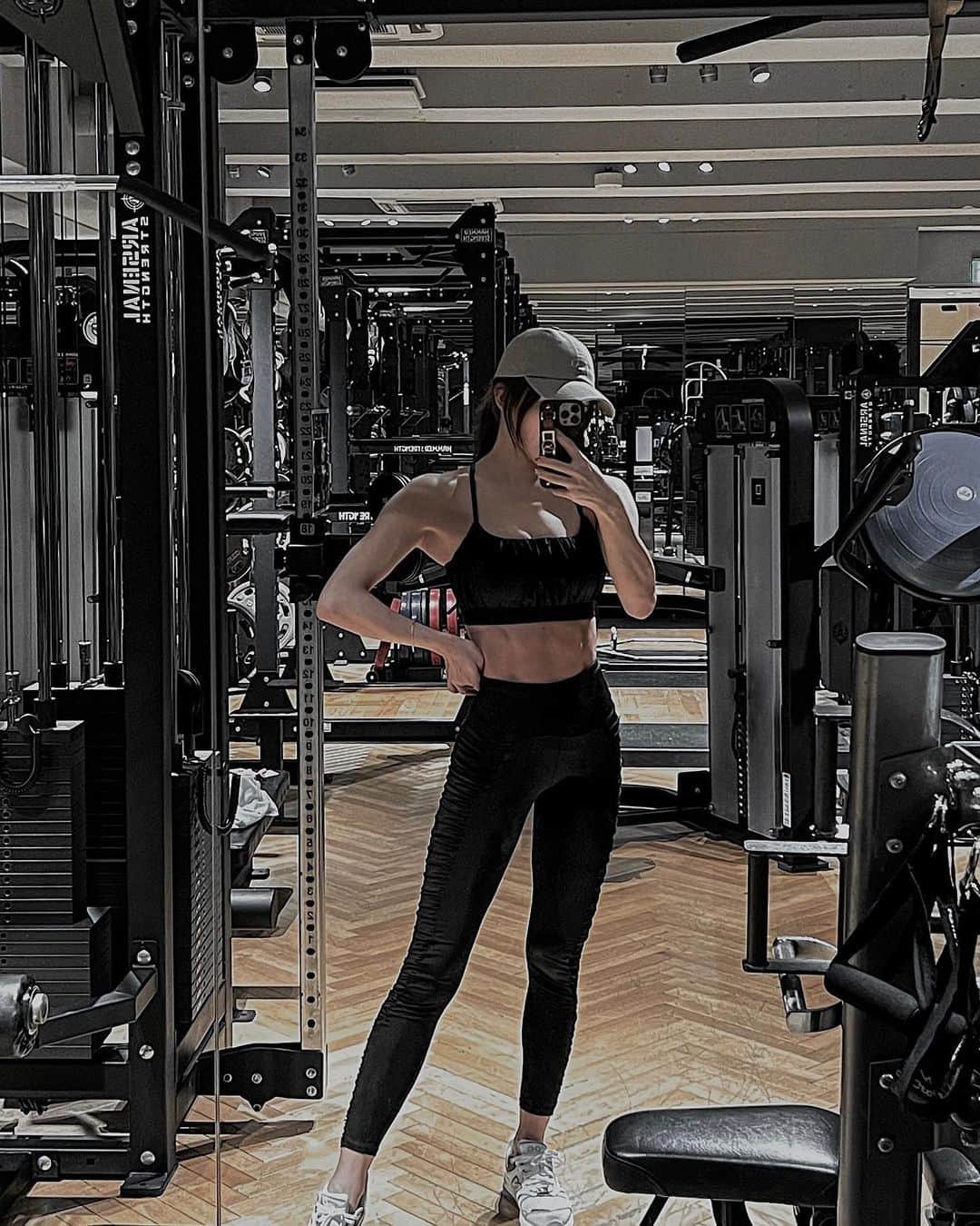 小原優花のインスタグラム：「𝐖𝐨𝐫𝐤𝐨𝐮𝐭  gym @rexer_minamiaoyama  wear @iral_official」