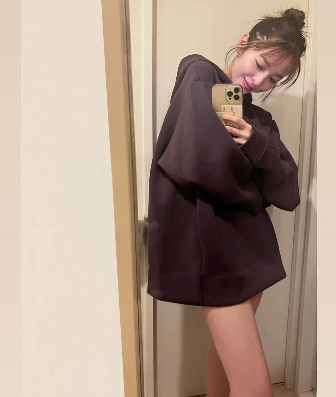 神部美咲のインスタグラム：「今日はお家で 調べごといっぱいした😎❣️」