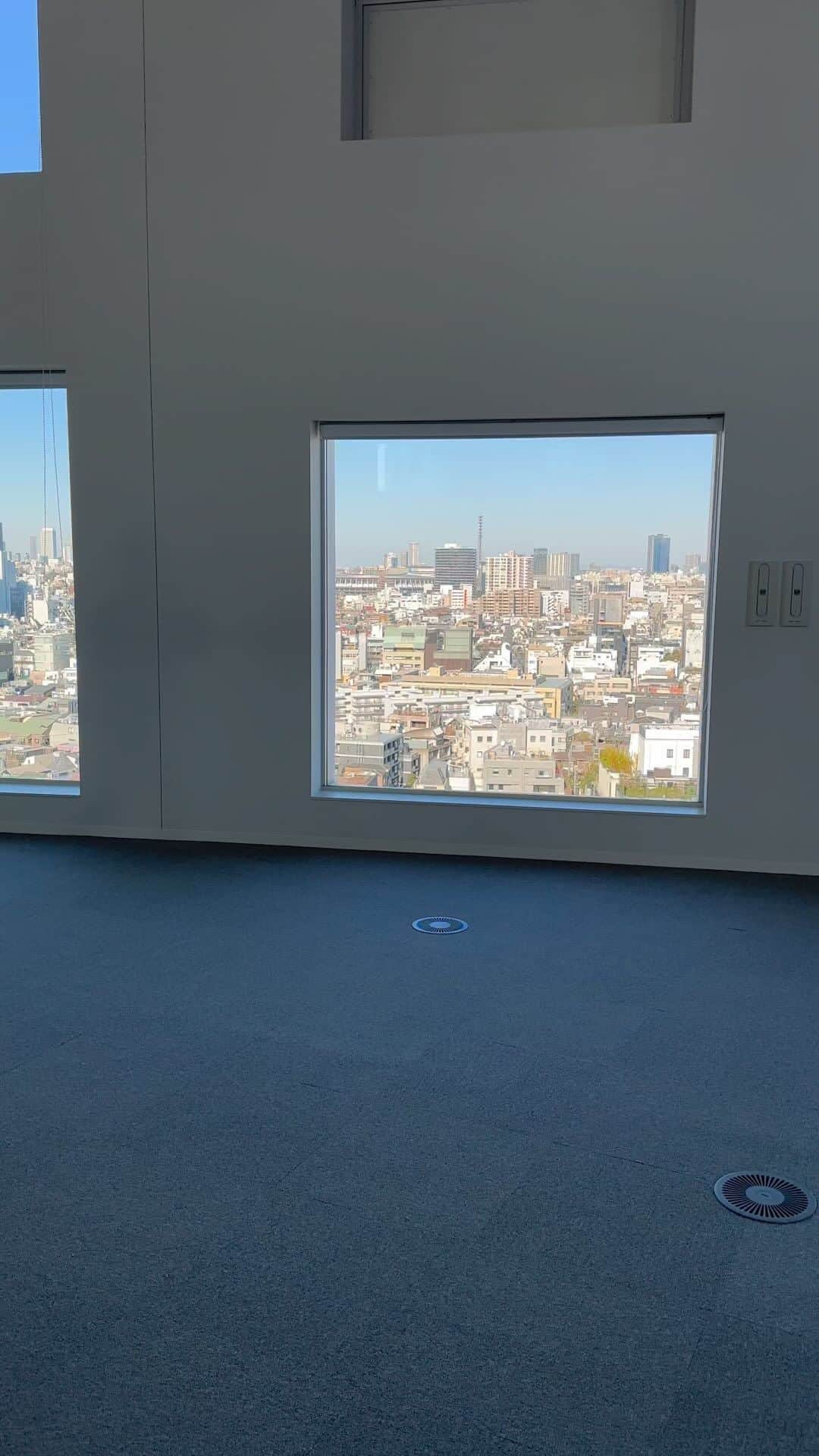 Gildas Loaëcのインスタグラム：「@maisonkitsune Tokyo new office coming ..」