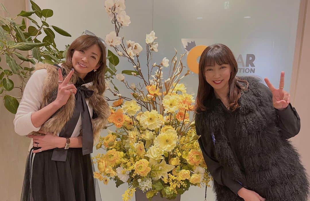 中島史恵さんのインスタグラム写真 - (中島史恵Instagram)「シェイプの梶原真弓ちゃん、オスカーの石川社長や担当マネージャーさんとお仕事の打ち合わせをしてきましたぁ❣️。  今後また真弓ちゃんと一緒にお仕事させて頂ける事も多くなると思いますので楽しみにしててね😊🌟」2月16日 21時45分 - fumielove0614