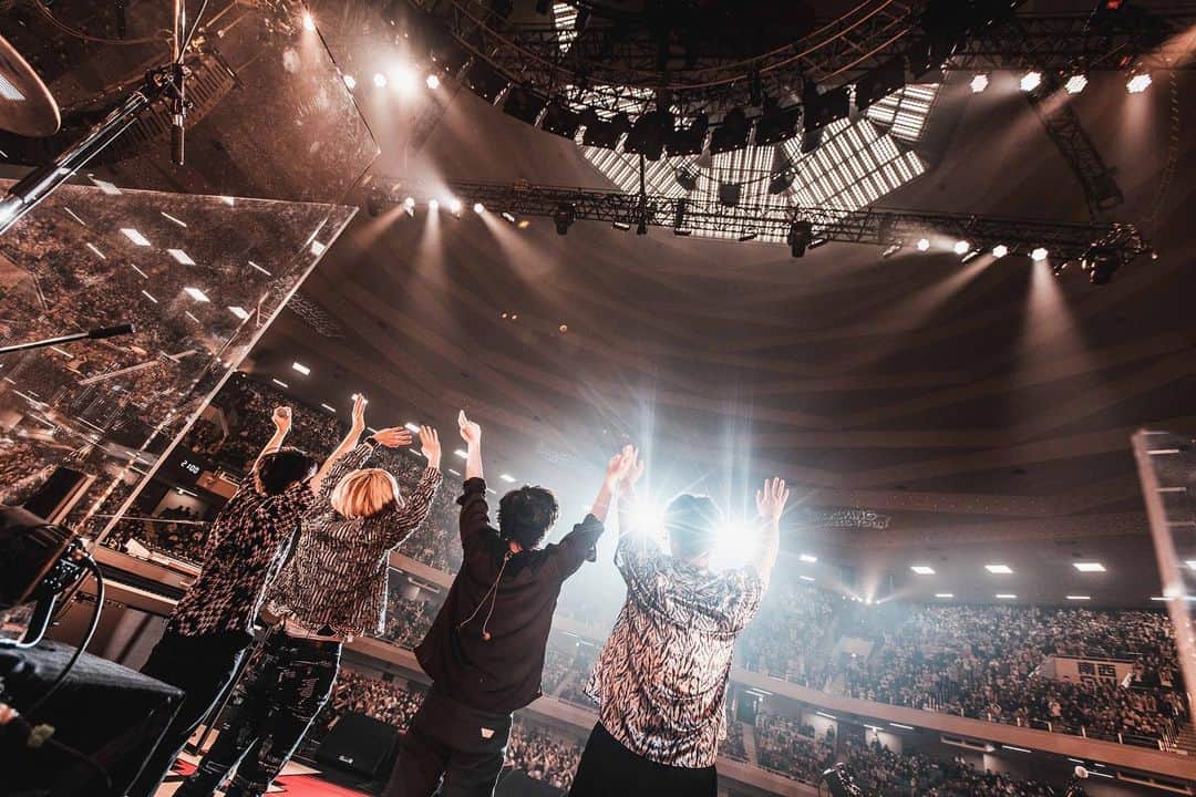 Official髭男dismさんのインスタグラム写真 - (Official髭男dismInstagram)「【 #SHOCKINGNUTSTOUR 】  2023.2.15.16 日本武道館  Photo by “TAKAHIRO TAKINAMI” @nekoze_photo  #ヒゲダンホールツアー」2月16日 21時59分 - officialhigedandism