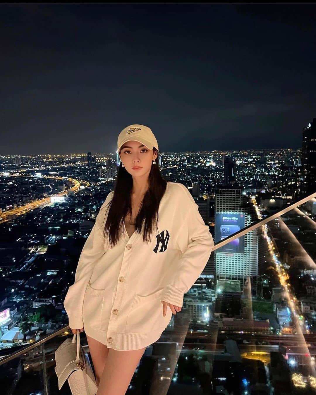 南鈴のインスタグラム：「🤍 #南鈴 #タイ女優 #thaiactress #タイモデル #thaimodel #タイ美人 #thaibeauty #ミスティーンタイランド #missteenthailand #missteenthailand2011」