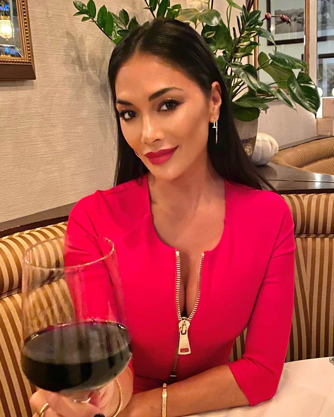 のインスタグラム：「A wonderful few days away my love :) You really are my everything @nicolescherzinger 🥀❤️ #myvalentine」
