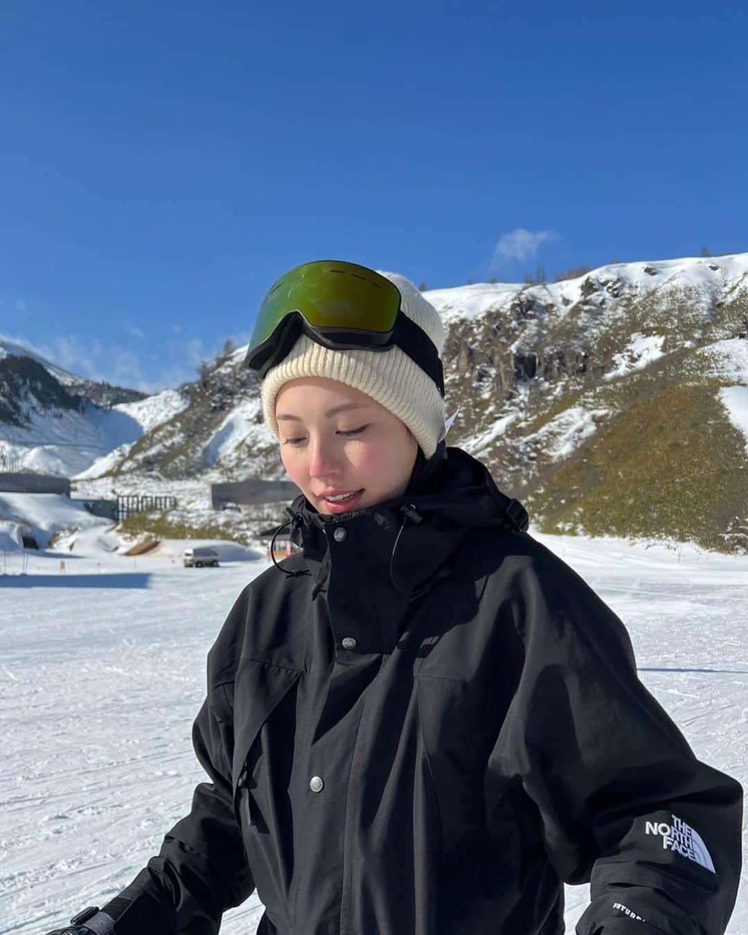 水沢エレナのインスタグラム：「スキーに夢中になっている冬😛⛷   #スキー  #雪」