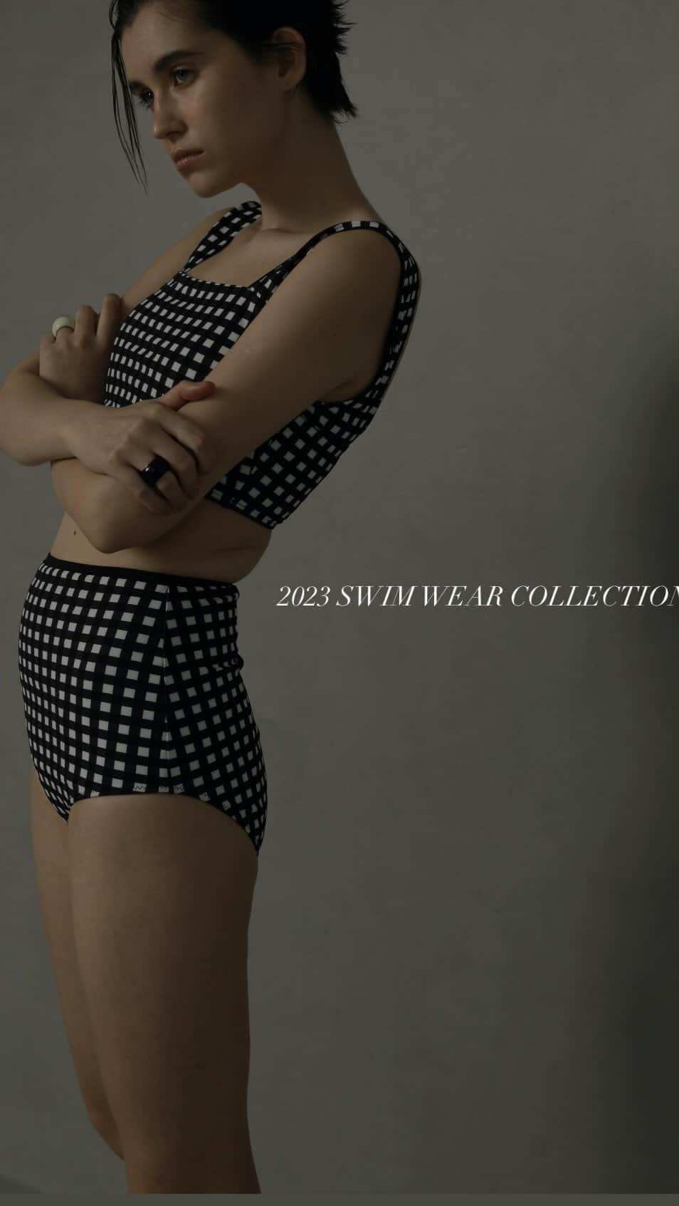 TOMOのインスタグラム：「SWIM WEAR COLLECTION  ご紹介LIVE。 2/18 21時〜2/21 23時までの受注期間です。」