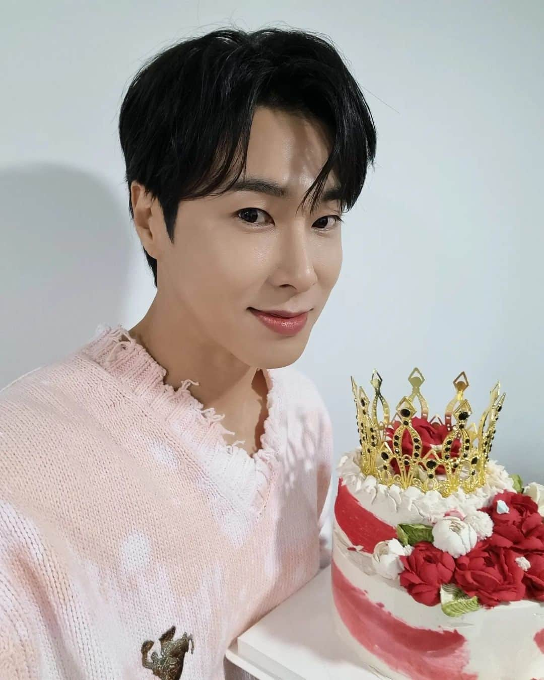 東方神起さんのインスタグラム写真 - (東方神起Instagram)「오늘 제 생일파티에 와줘서  너무 고마워요❤️ 즐거웠어요!  #동방신기 #TVXQ! #유노윤호 #U_KNOW @yunho2154」2月16日 23時34分 - tvxq.official