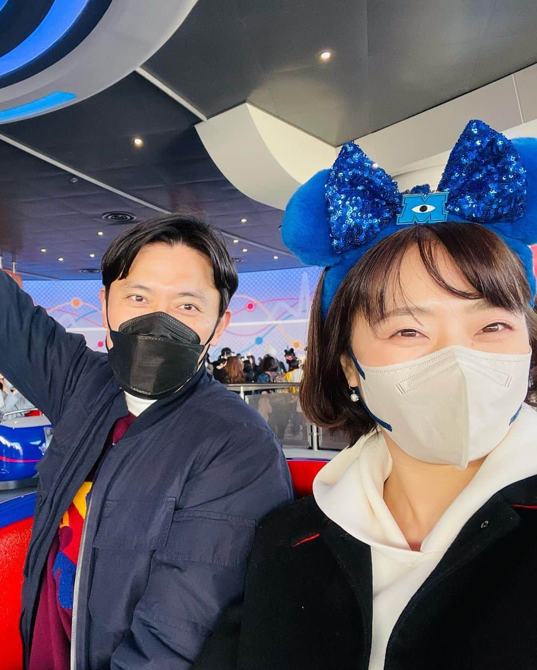 中家佐奈さんのインスタグラム写真 - (中家佐奈Instagram)「2人で初めて行くTDL🐭🎈  こにわのコーデ ・トップスはグラニフのモンスターズインク ・靴はadidasスーパースターのディズニーコラボ👟 ・リュックはコーチのディズニー×キースへリング  全身ディズニーでまとめて 『かわちぃ』  最後は閉店間際に買ったダンボのヘアバンド 『やっぱりちょっと違くて…ちゅき』  失礼しました笑 . . #東京ディズニーランド #tokyodisneyland  #TDL #モンスターズインク #ディズニーコーデ #グラニフ #COACH #adidas #KeithHaring」2月17日 0時38分 - 37nky