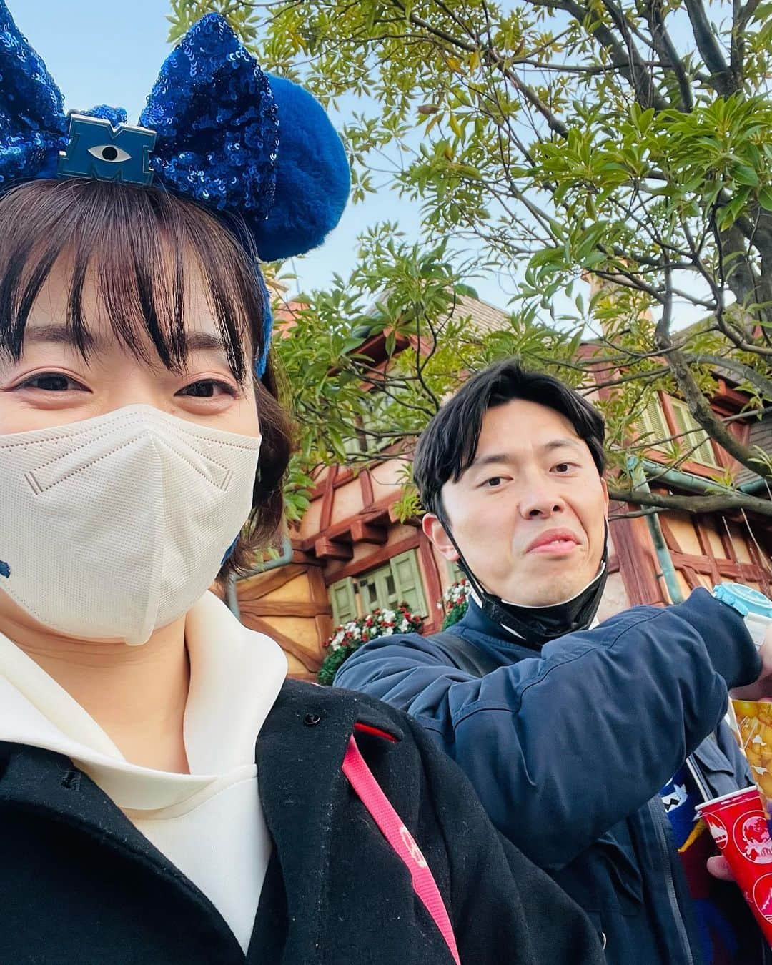 中家佐奈さんのインスタグラム写真 - (中家佐奈Instagram)「2人で初めて行くTDL🐭🎈  こにわのコーデ ・トップスはグラニフのモンスターズインク ・靴はadidasスーパースターのディズニーコラボ👟 ・リュックはコーチのディズニー×キースへリング  全身ディズニーでまとめて 『かわちぃ』  最後は閉店間際に買ったダンボのヘアバンド 『やっぱりちょっと違くて…ちゅき』  失礼しました笑 . . #東京ディズニーランド #tokyodisneyland  #TDL #モンスターズインク #ディズニーコーデ #グラニフ #COACH #adidas #KeithHaring」2月17日 0時38分 - 37nky