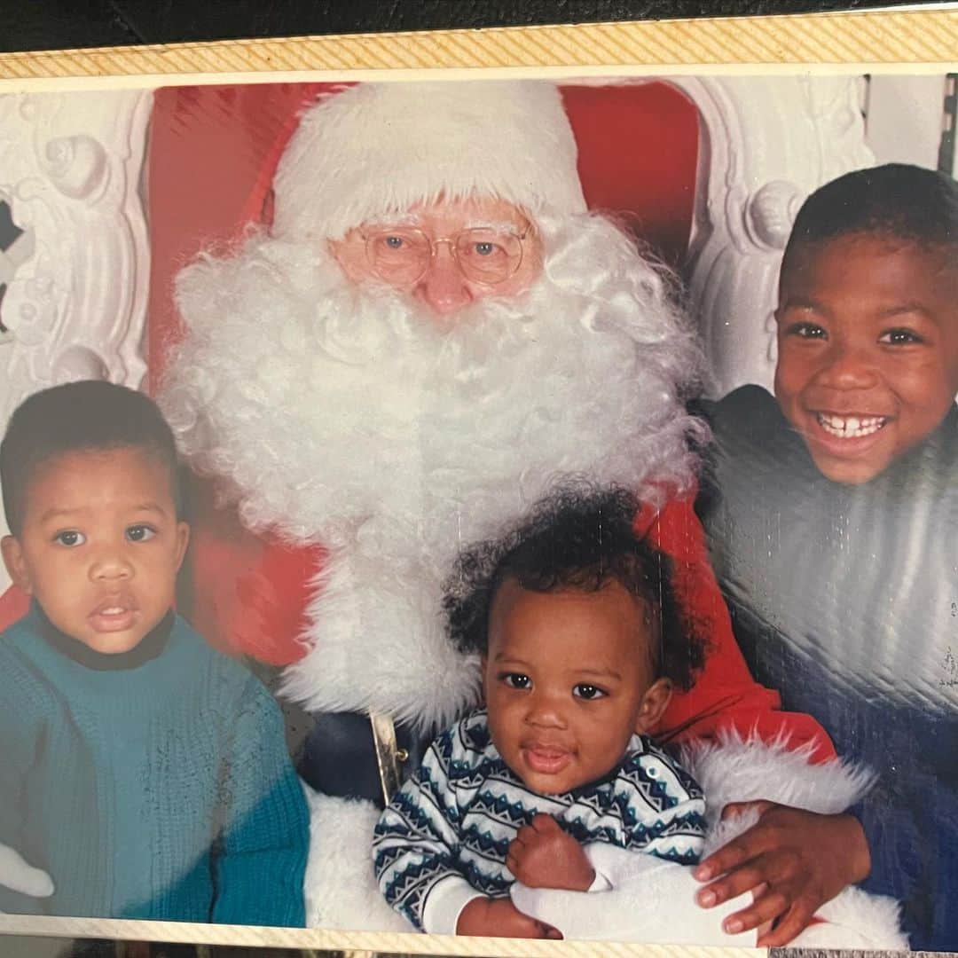 ネイト・ロビンソンのインスタグラム：「Had to put a #TBT up for my little bro @k1ngd8vid happy bday」