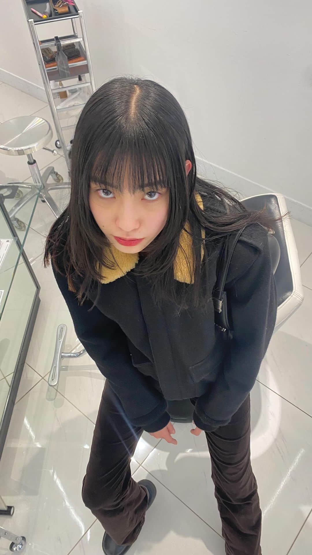 Sachiのインスタグラム：「Wrap Layer Cut ///// NEW CUTE🫶🏻🪶 BiG LoVE:)/ &Kiss @mayu_kitazawa 🎀」