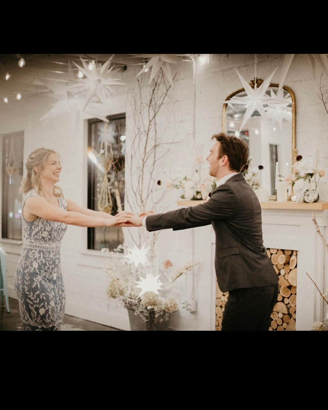 ジョセフ・バックランドさんのインスタグラム写真 - (ジョセフ・バックランドInstagram)「A very special moment. We decided to have a small intimate wedding with our close family. We can’t wait to share a special day with all our family and friends in Nottingham in spring 2024! 🇺🇸🇬🇧」2月17日 12時38分 - josephbuckland