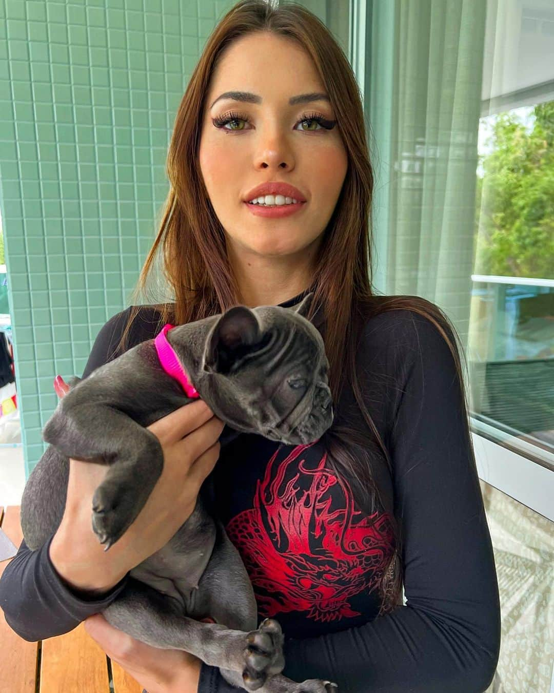 Claudia Alendeのインスタグラム：「me and a tiny creature 🥺 and (Sophie not happy about this post🐈)」