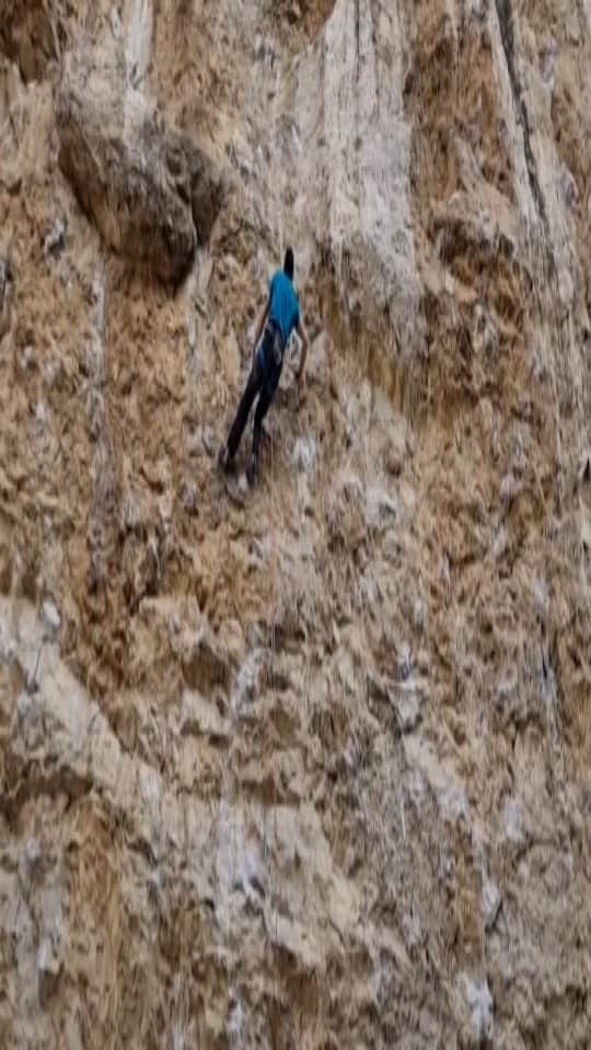 イェルネイ・クルーダーのインスタグラム：「Do you think it could go faster? 🤔 Samsara, 8a @ocun.climbing @scarpaspa」