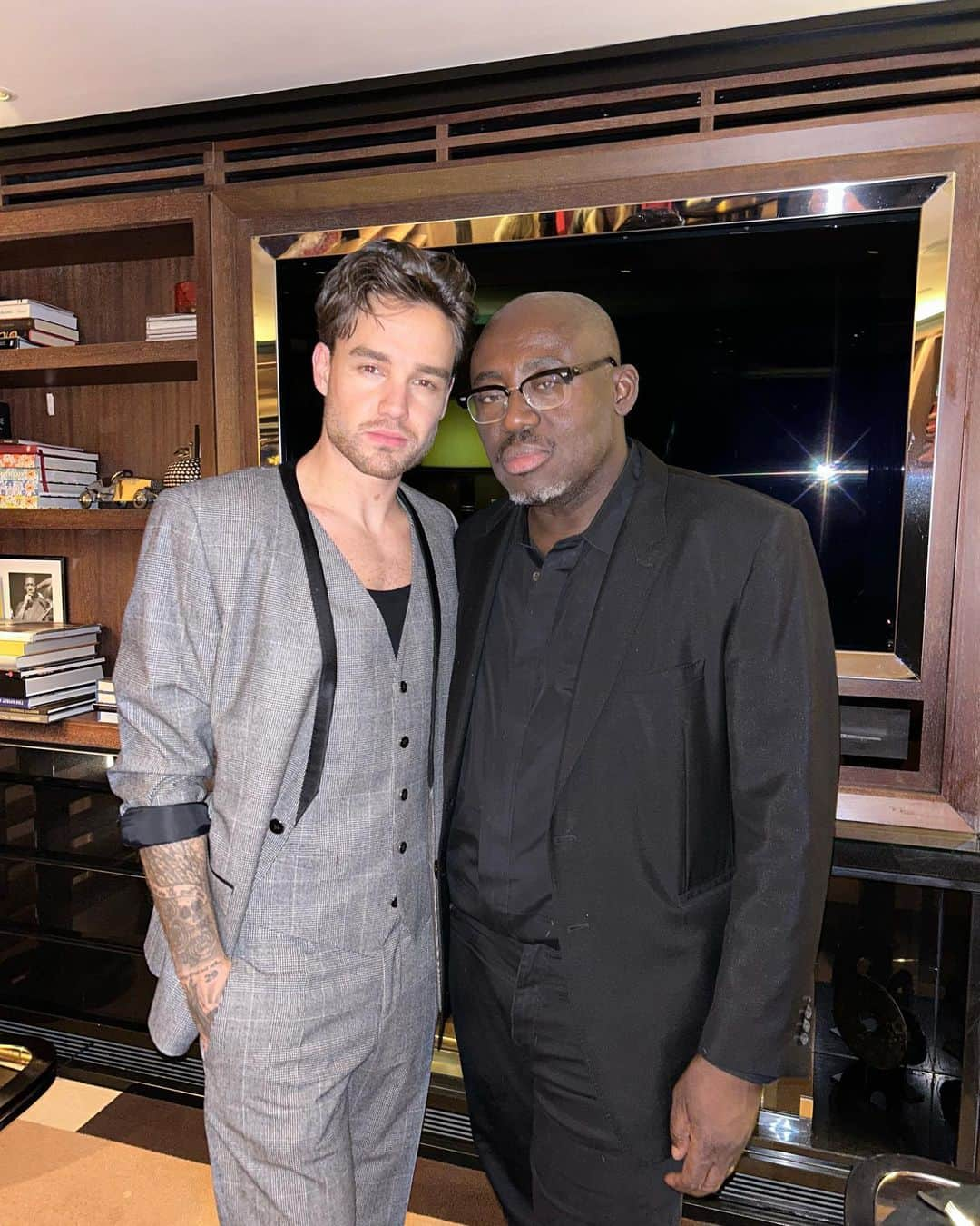 リアム・ペインさんのインスタグラム写真 - (リアム・ペインInstagram)「So proud @edward_enninful   you’ve done so well and what an inspirational story to tell 😎」2月17日 6時35分 - liampayne