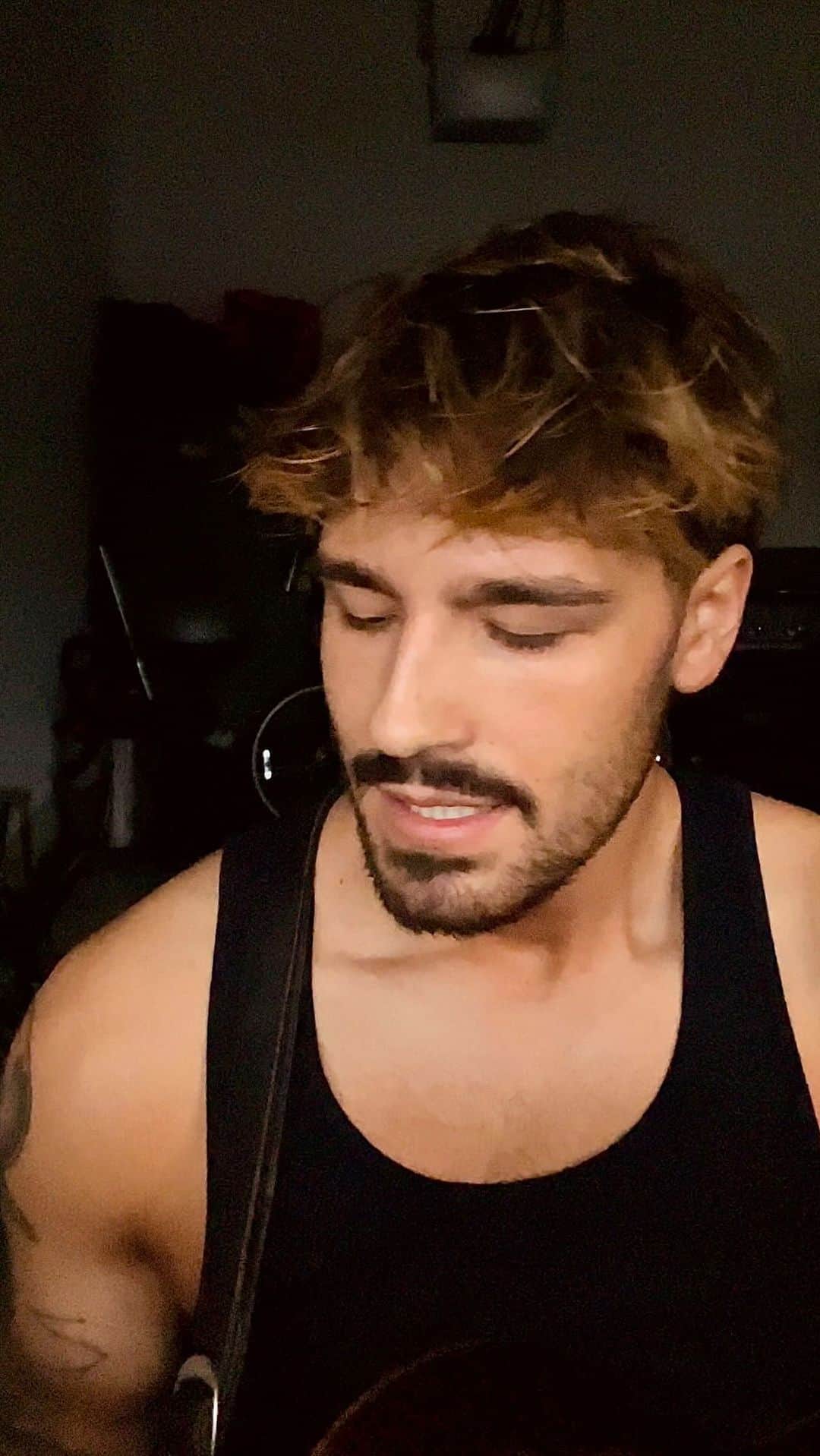 ジェイコブ・ホワイトサイズのインスタグラム：「did it feel good when you left me at my lowest place did it feel nice just to sit and watch me burn its like you waited you waited for the perfect moment its like you waited till i had nothing left did it feel good」