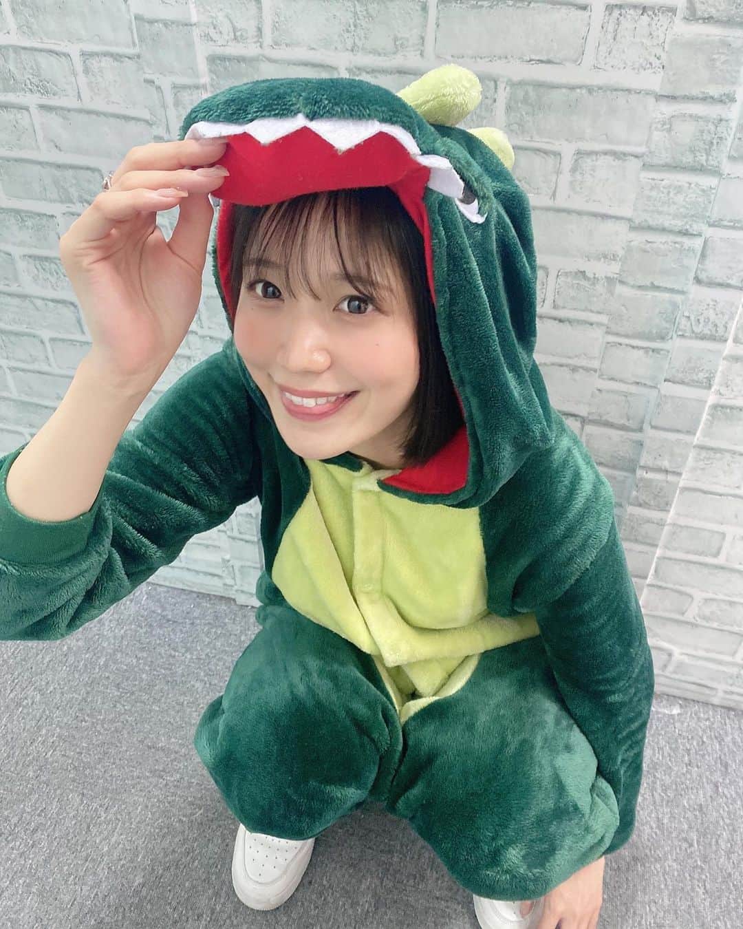 橋本せいなのインスタグラム：「怪獣さん🦖がおーっ  #コスプレ #コスプレイヤー #毎日メイク」