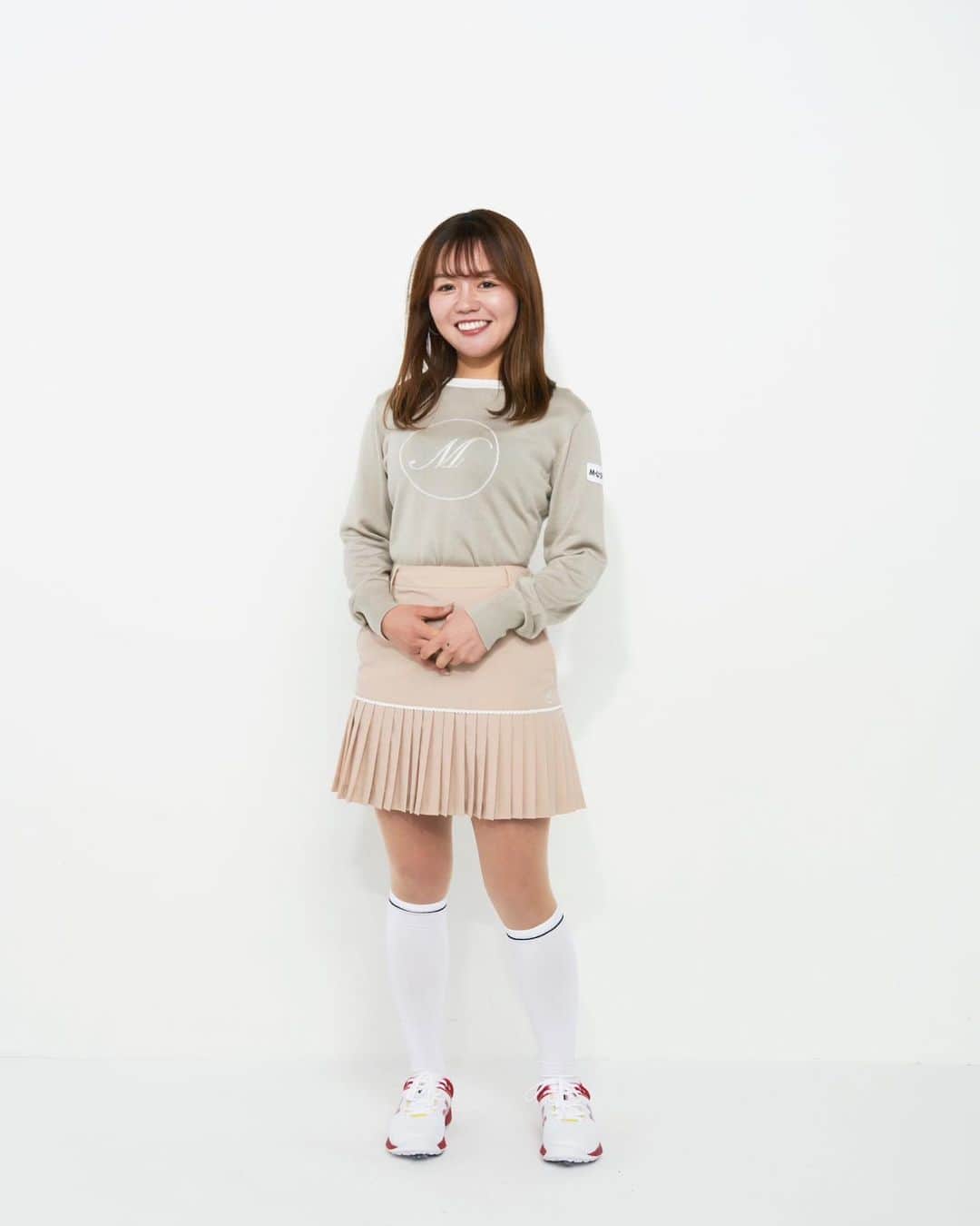 廣田真優のインスタグラム：「2023年も引き続きMU SPORTS様と契約し MUウェアを着用して試合に出場します🤍🤎  今年も沢山かわいいウェアがあってとても楽しみだな〜🙈♡  #musports#ゴルフ#ゴルフウェア#ゴルフコーデ  #ゴルフ女子#お気に入りのモカてきな色#ゴルフ女子コーデ#golf#golfwear」