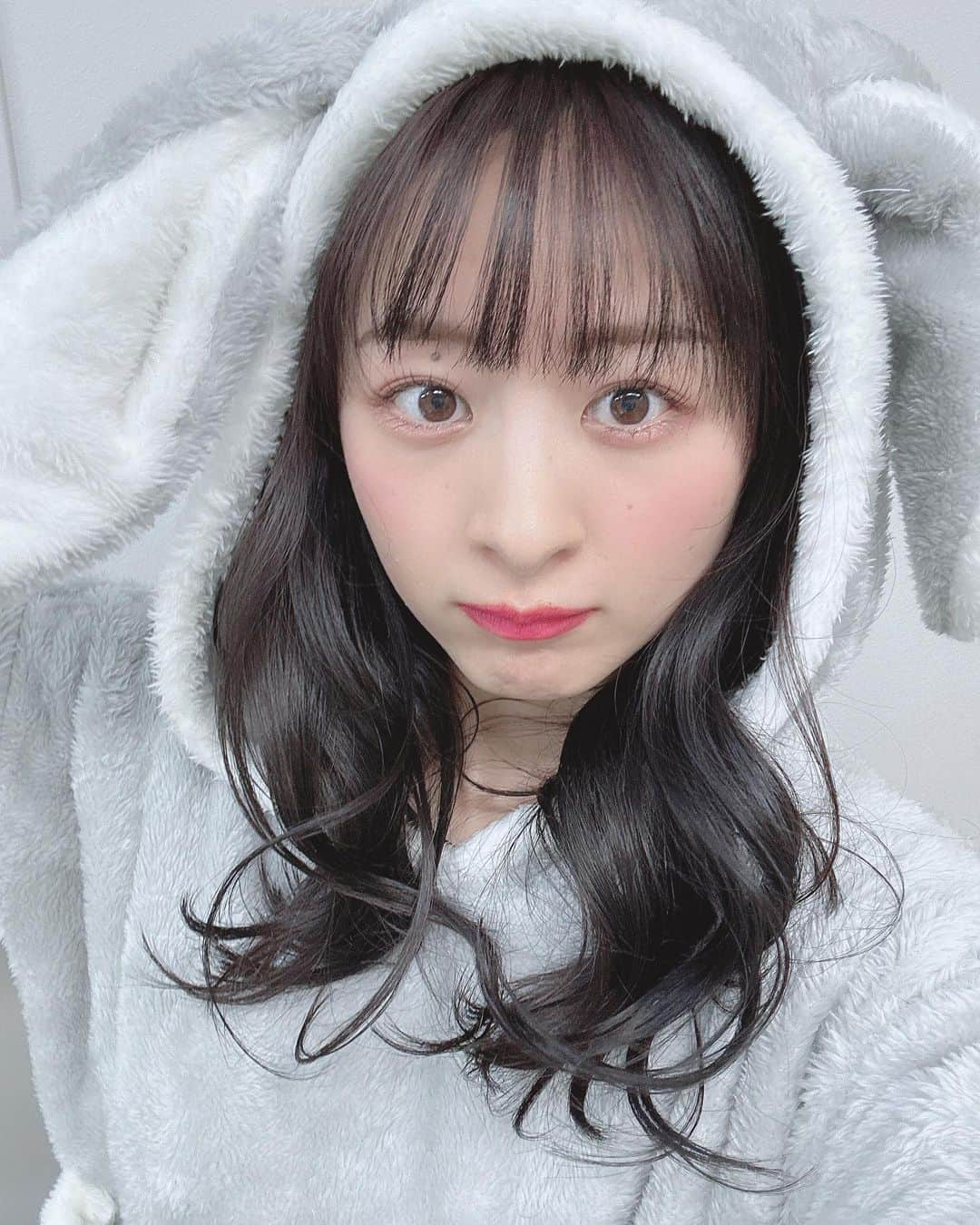 牧野澪菜のインスタグラム：「🐰🐰🐰。 . 2023/2/26(日) LAPIN ET HALOT-うさぎの隠れ家-GIRLSトークイベント 11:00公演/13:30公演に出演します⑅︎。 . #内木志 さん #中崎絵梨奈 さんおふたりとも初めましてで当日、ドキドキしてます。 . #me」