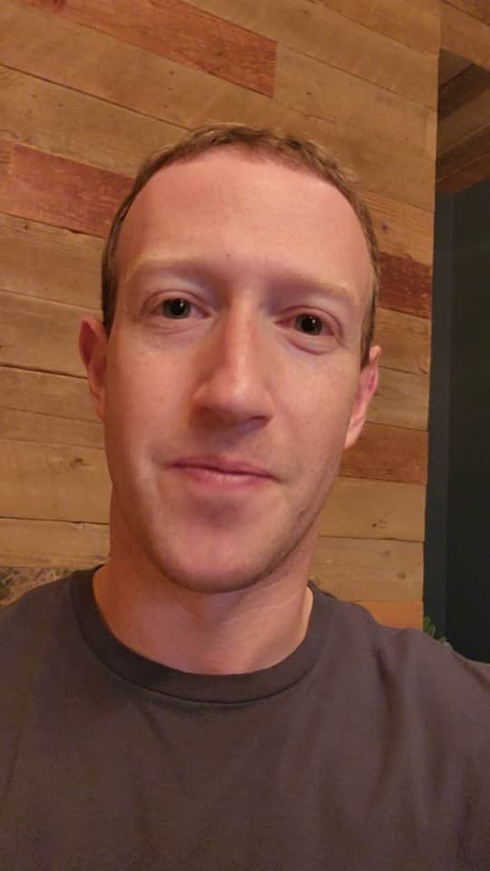 マーク・ザッカーバーグのインスタグラム：「Launching Instagram Channels -- a new way to get chats from your favorite creators. Link in bio to join my new channel -- Meta Channel 📢 -- where I'll post product and tech news before anywhere else.」