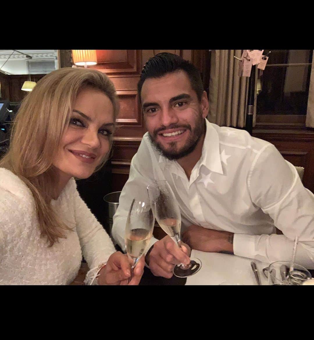 セルヒオ・ロメロさんのインスタグラム写真 - (セルヒオ・ロメロInstagram)「Loquitaa!!! Muy Feliz Cumple Jaz 🎂🎁🎉🥳!!! Espero que seas Muy Feliz Mi Amor, Te Amamos con todo el corazón Loquita Hermosa ♥️🌹!」2月17日 11時28分 - sergioromero