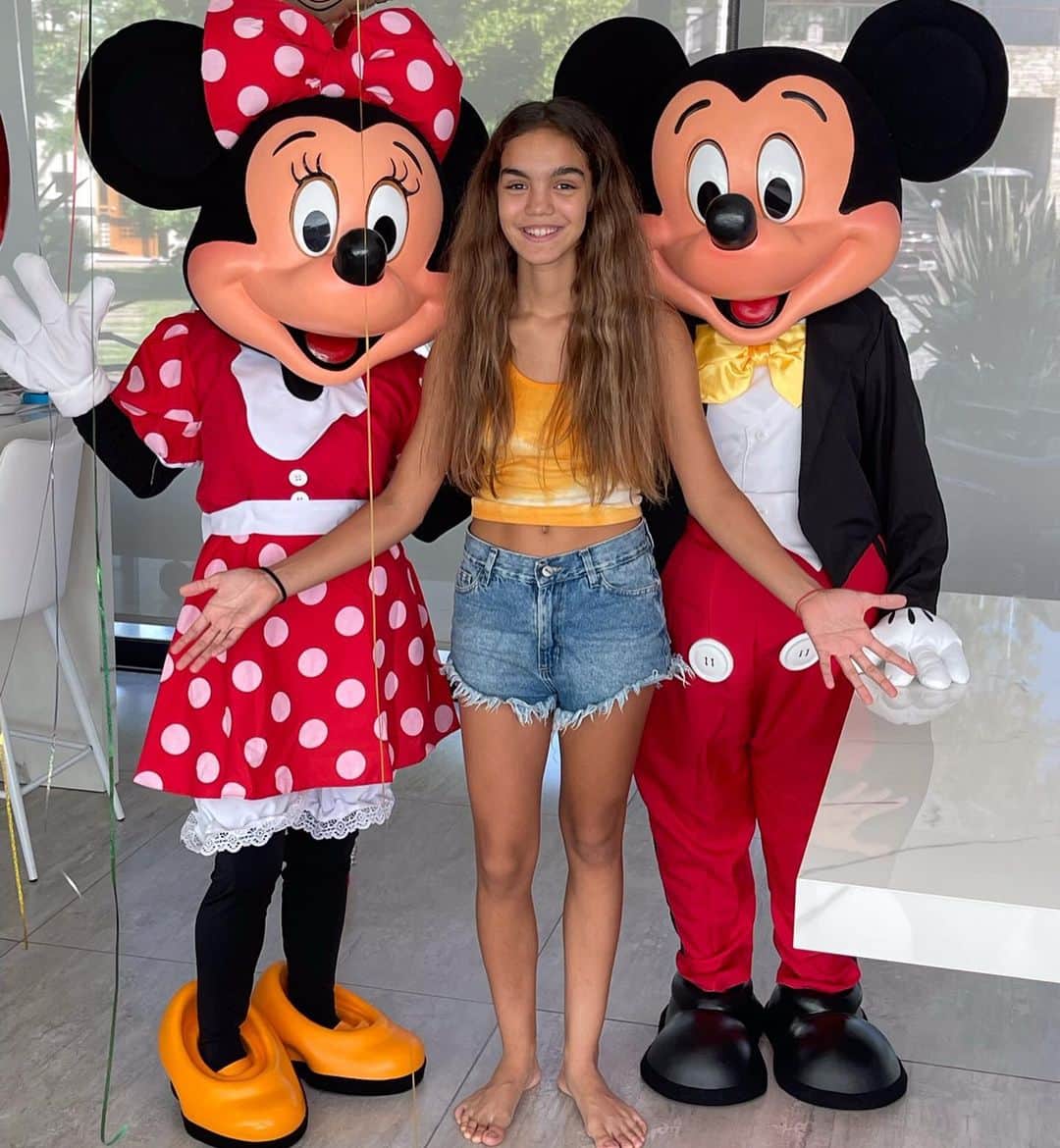 セルヒオ・ロメロさんのインスタグラム写真 - (セルヒオ・ロメロInstagram)「Loquitaa!!! Muy Feliz Cumple Jaz 🎂🎁🎉🥳!!! Espero que seas Muy Feliz Mi Amor, Te Amamos con todo el corazón Loquita Hermosa ♥️🌹!」2月17日 11時28分 - sergioromero