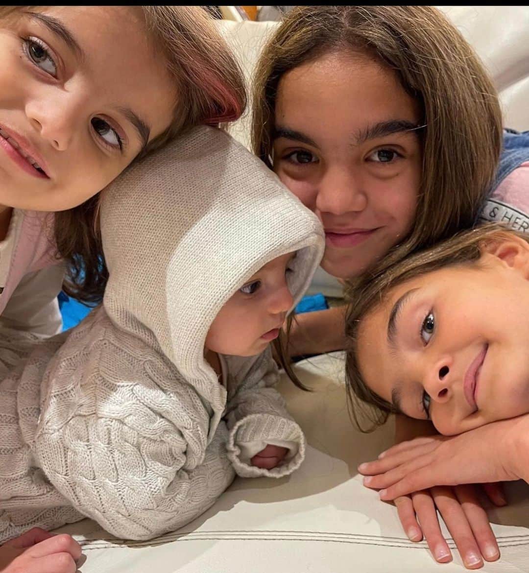 セルヒオ・ロメロさんのインスタグラム写真 - (セルヒオ・ロメロInstagram)「Loquitaa!!! Muy Feliz Cumple Jaz 🎂🎁🎉🥳!!! Espero que seas Muy Feliz Mi Amor, Te Amamos con todo el corazón Loquita Hermosa ♥️🌹!」2月17日 11時28分 - sergioromero