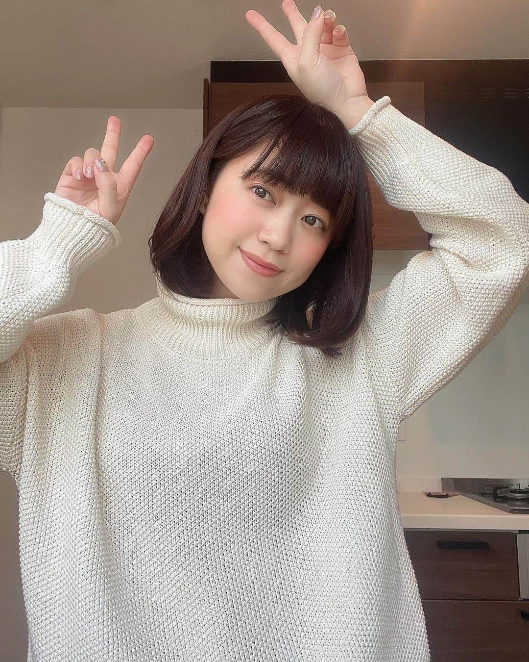 渡辺梨夏子のインスタグラム：「新生活のはじまり〜〜💐✨実は？1年以上前から動いていた引っ越しプロジェクトがようやく完了しました。わたしにとっては10年以上お世話になった思い出いっぱいのお家を離れることは、なんだかとても感慨深かったな。長い間ありがとうの気持ちです。ここ最近は、新しくしたオーブン試運転でバレンタインクッキングしたり、インテリアや雑貨屋さん巡りしたり。ちょっとずつ住み良い空間にしたいとおもいます〜🐕🏡✨　  #記憶の記録#めも #引っ越しプロジェクト」