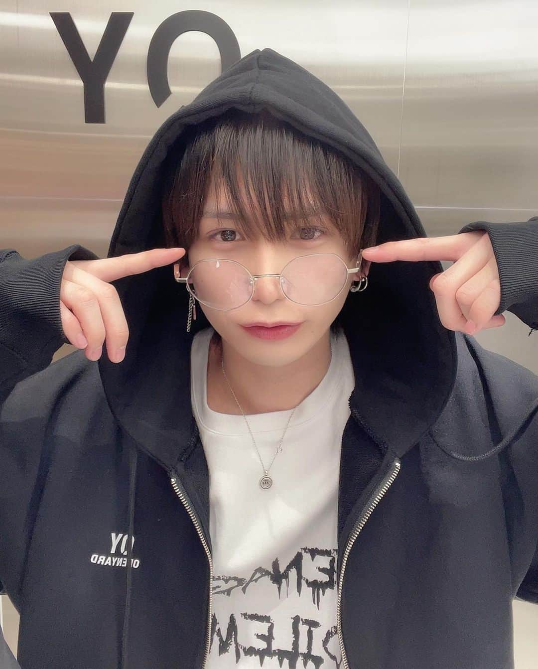 ふゆみんさんのインスタグラム写真 - (ふゆみんInstagram)「OYのレセプションに参加させて貰ったよ〜！可愛いの沢山だった(；；)  ちなみに、あむくんのメガネ👀   #oy  #アイドル」2月17日 21時11分 - fuyumi88