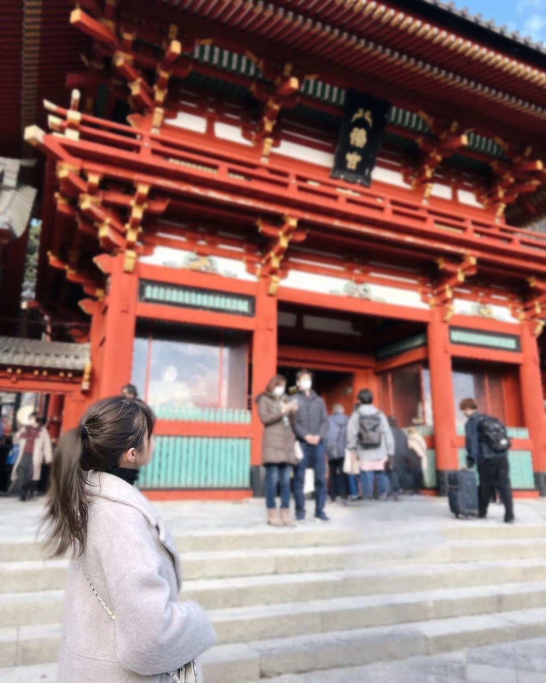 植田せりなのインスタグラム：「⠀ 今年は前厄なので、厄除け祈願に行った日⛩ お正月らしい写真もなかったのでご挨拶が遅れましたが(遅) 皆さま本年もどうぞよろしくお願い致します🐰♡ ⠀ 早速、神様が味方をしてくれているような出来事があったので今年は良い年になる予感🐰🫶  ⠀  #鶴岡八幡宮  #2023 #🐰」