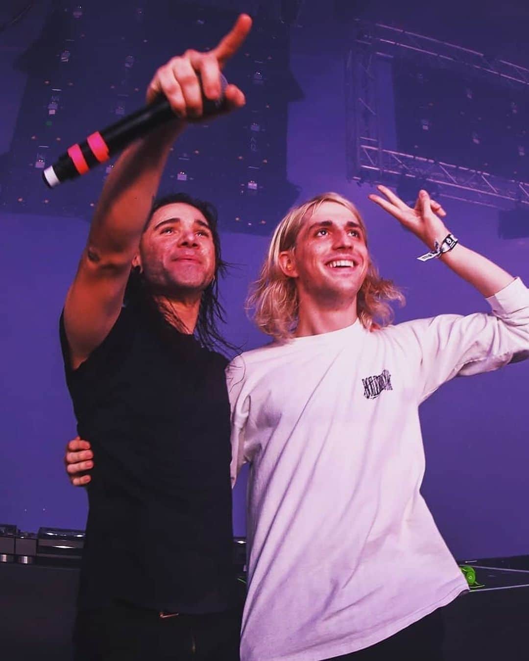 ポーター・ロビンソンさんのインスタグラム写真 (ポーター・ロビンソンInstagram)「STILL HERE W/ SKRILLEX