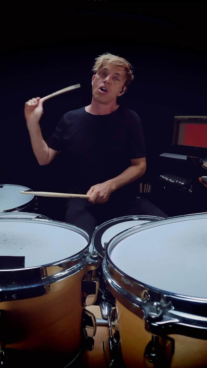 シェーン・ガラースのインスタグラム：「Lil’ Shufflin’ Need live drum tracks? DM me for rates  Track is called: It Might Have Been Yellow by Ludvig Moulin #vf15 #vicfirth #vicfirthsticks #zildjian #zildjiancymbals #zildjianfamily #teamremo #remodrumheads #remo #bigfatsnaredrum #drumming #drummer #drums #groove  #pearldrums #shanegaalaas #crumbweststudios」