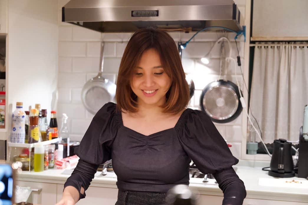 Beverlyさんのインスタグラム写真 - (BeverlyInstagram)「The one where I tried baking 🍪🧑‍🍳😁」2月17日 15時01分 - beverly_official_