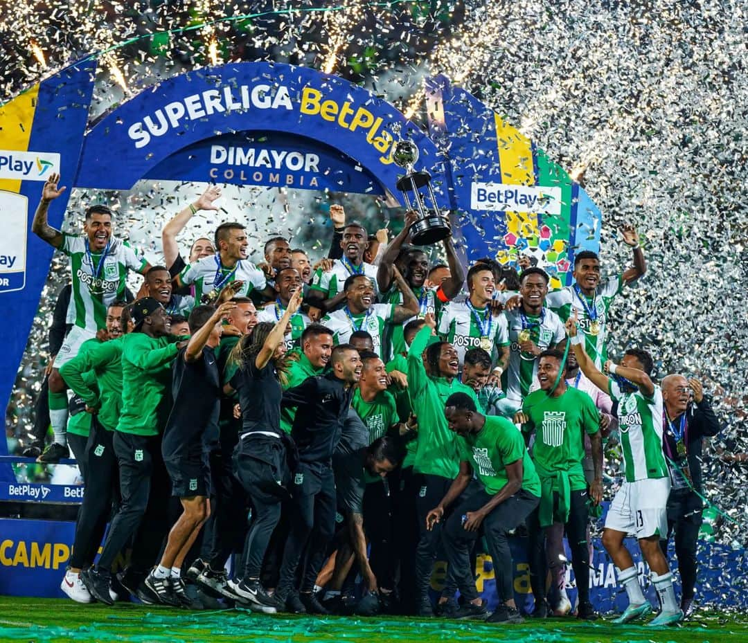 クリスティアン・サパタのインスタグラム：「CAMPEONES DE SUPERLIGA 🏆🥇💚」