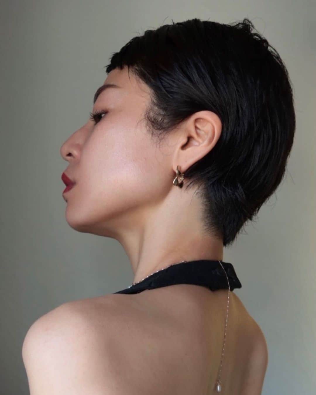 福本敦子のインスタグラム：「#shorthair  #shorthaircut  #shorthairstyle  archive💇‍♀️  ショートヘアの記録✍️最新はいちばんうしろの写真 ✂️by  @osakana_yuki」