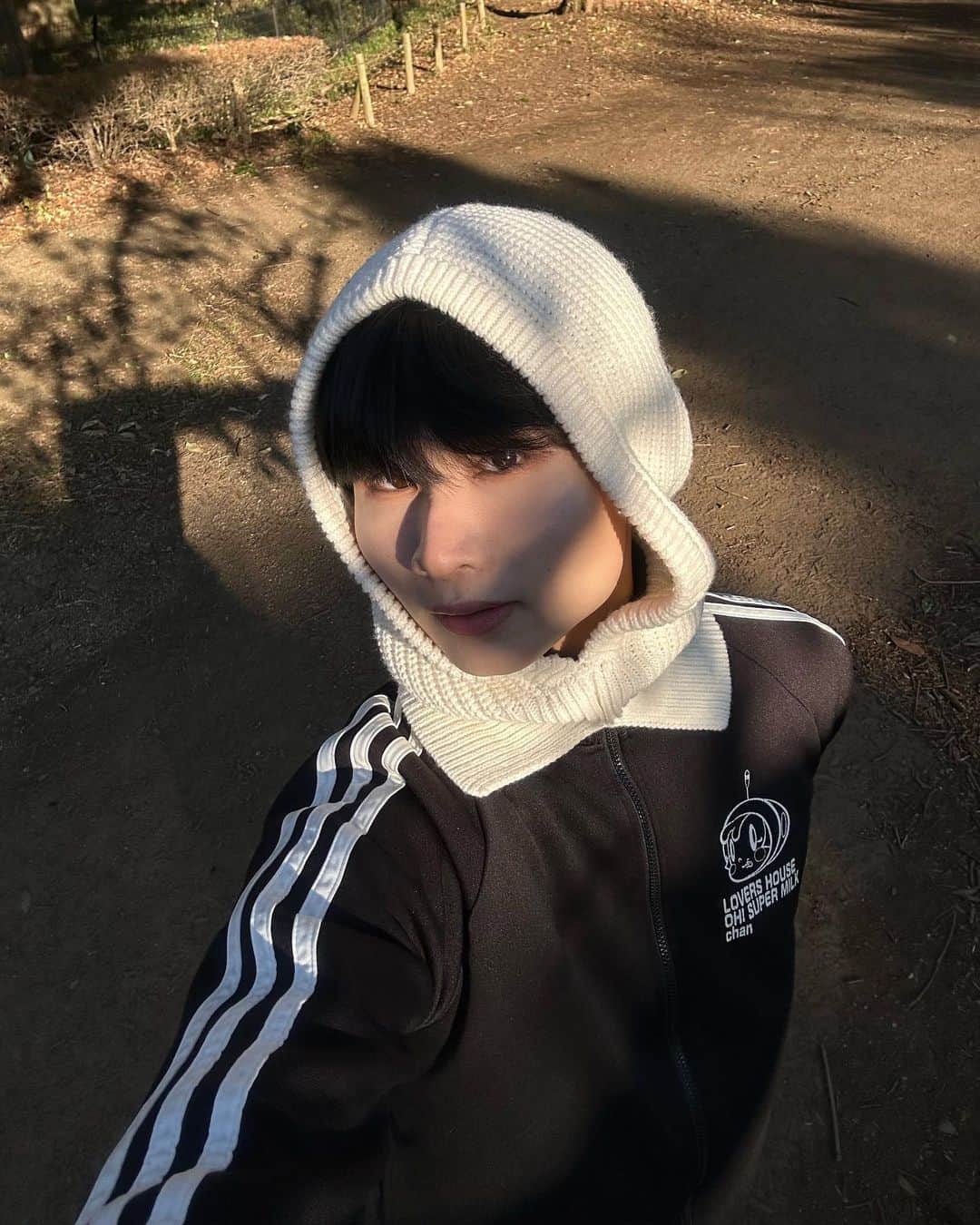 鈴木志音のインスタグラム：「少しずつだけど暖かくなってきたね~！☘️ 公園で日向ぼっこしたい︎︎︎︎︎☺︎︎︎︎✌︎   #おんおん日記」