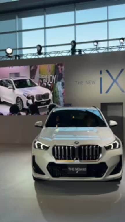 のインスタグラム：「「Discover your JOY NEW BMW iX1 & X1 プレスカンファレンス」のライブ配信の様子をアーカイブにてお届けします。  本日のライブ配信において通信環境に不備があり、皆様にご迷惑をおかけしてしまい、誠に申し訳ありませんでした。」