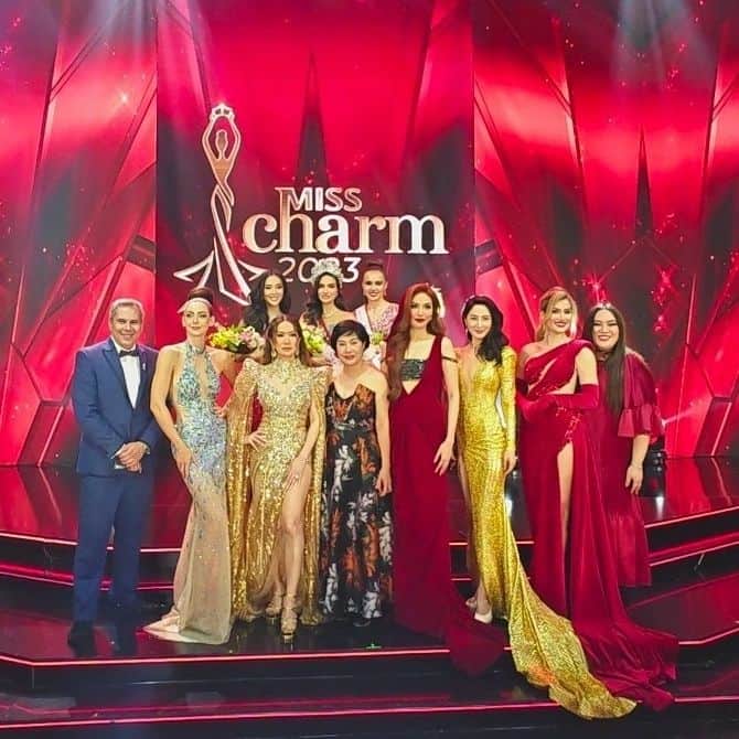 吉松育美のインスタグラム：「Congratulations 🎊 for  everything!!  @misscharm.tv   世界大会を作る良い経験でした🤭ふふふ  #beautypeagent #Vietnam」