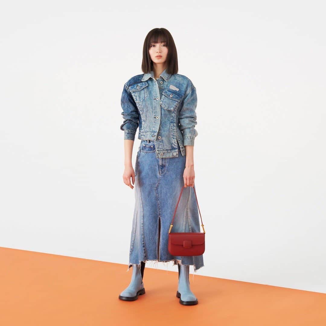 岡崎紗絵さんのインスタグラム写真 - (岡崎紗絵Instagram)「CHARLES & KEITH Spring LOOKが公開されております！  今回のテーマは「春への移ろい」 春らしい明るい色のバッグやシューズたち、すごく素敵でした💐 早く取り入れたい！！  皆さんも是非チェックしてみてね☺️  #CharlesKeithSS23 #チャールズアンドキース」2月17日 18時11分 - sae_okazaki