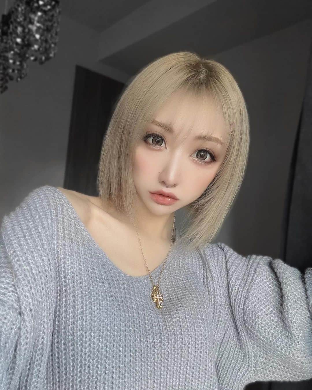 のインスタグラム：「︎︎︎︎︎︎☑︎ 𝐍𝐞𝐰 𝐡𝐚𝐢𝐫 ❤︎  久しぶりにアンク行ってきたよ✨ ゆうやありがとう〜😎🫶🏽🌈  road to white らしい。🐻‍❄️笑  #newhair #金髪ショート#ショートヘア #アンククロス#ankhcross #アンククロス新宿」
