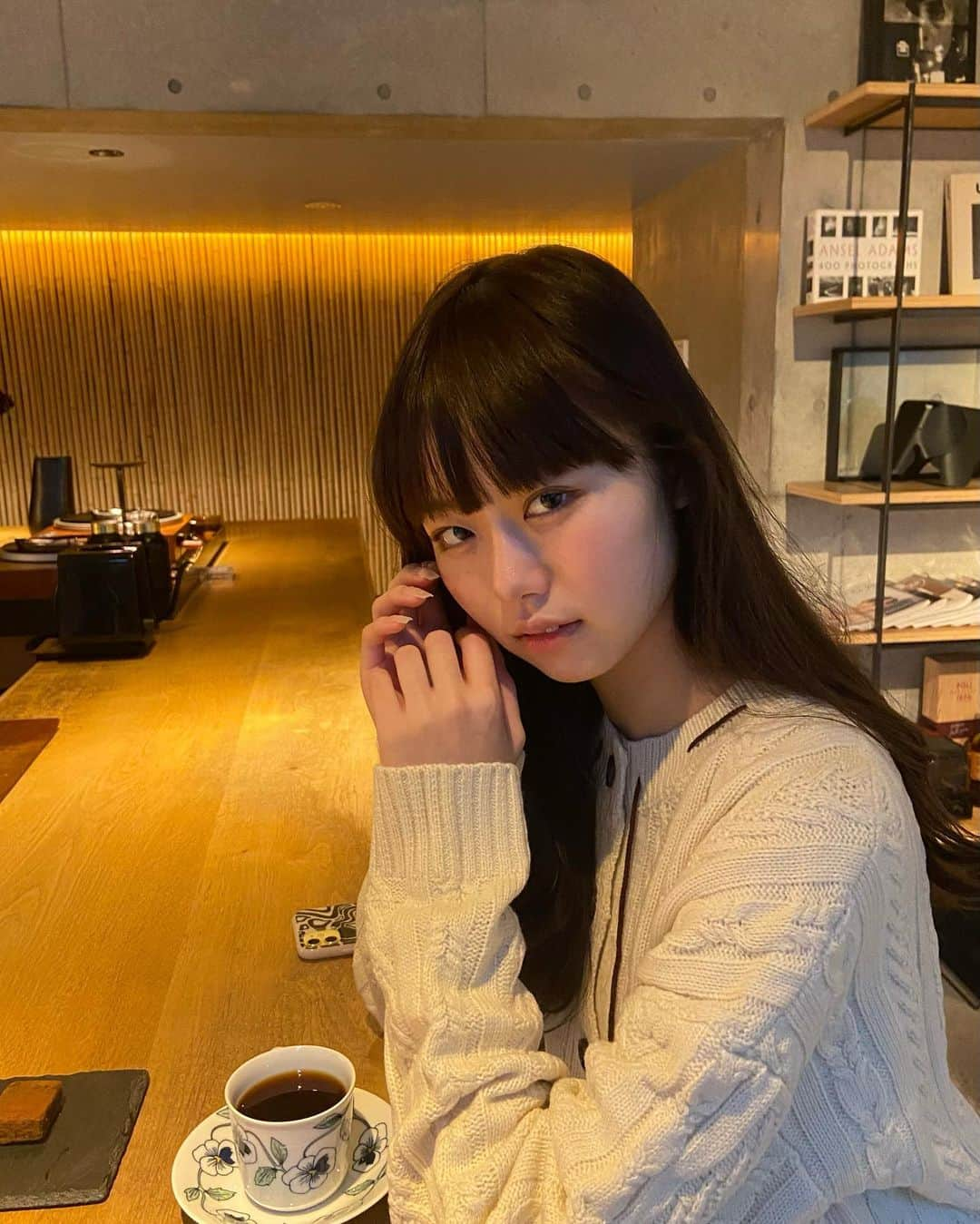 前田鮎花さんのインスタグラム写真 - (前田鮎花Instagram)「浅煎りコーヒー . . . . . . . . . . . . . . . . . . . #café #中目黒カフェ #epulor #coffeetime  #冬コーデ #photography #winter #student #ootd #y2k #대학생 #대학생코디 #추석 #ㅇㅇㅌㄷ　#gal #japanesegirl #겨울코디　#카페 #카페맛집」2月17日 18時32分 - ayuka_maeda