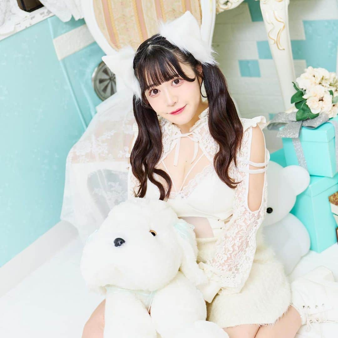 木咲りんのインスタグラム：「* ⋆ たまには甘えさせてほしいな..🍼 ⋆ * #idol#cosplay#cosplaygirl#japaneseidol#japanesegirl#asiangirls#asianbeauty#アイドル#猫耳#ロリ#コスプレ女子#グラビアアイドル#乃木坂46#秋葉原#グラドル#コスプレ#コンカフェ嬢#コンカフェ#地雷系女子#コスプレイヤー#インスタグラビア#ツインテール#メイド#グラビア#撮影会モデル#粉我#偶像#데이트#그녀#아이돌」