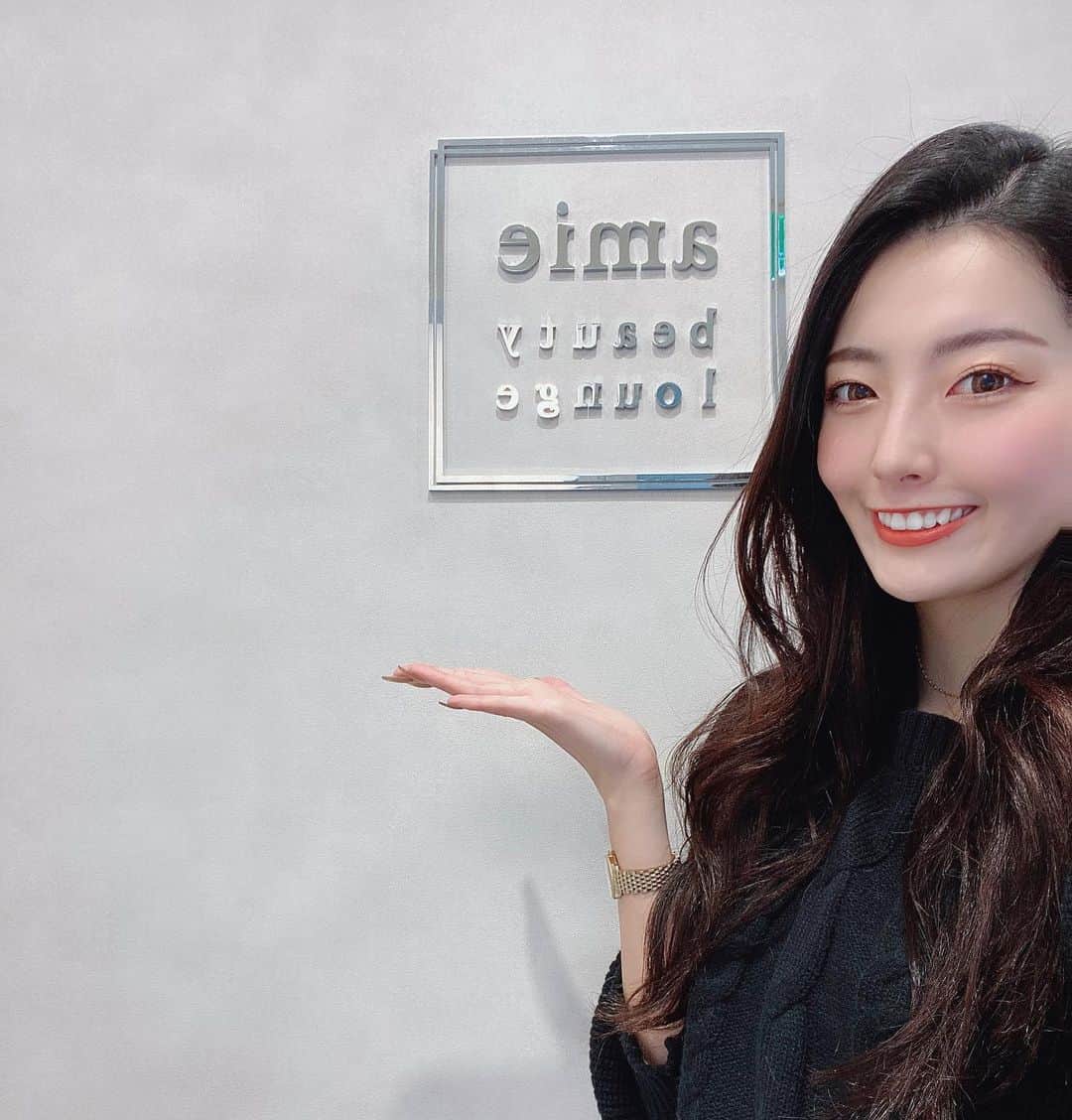 KIKIのインスタグラム：「こないだ @amiebeautylounge_officialさんでBBL光フェイシャルして来ました☺️  やってもらった瞬間にもっちもっちになって凄かった(˶ᐢᗜᐢ˶)！！  シミも薄くなるといいなこれからが楽しみです☺️  スタッフの皆さんもとっても優しくて丁寧で全てが綺麗でした- ̗̀ ( ˶'ᵕ'˶) ̖́-   #amiebeautylounge_official #エステ#シミ取り#bbl」
